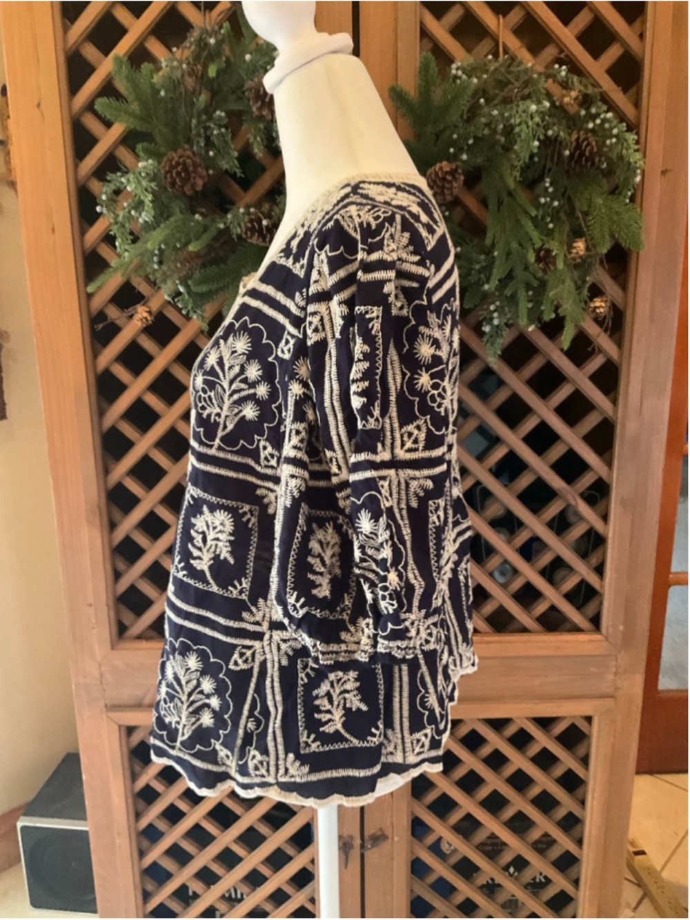 Solitaire Navy Embroidered Boho Peasant Blouse Floral Puff Sleeve Medium - Picture 4 of 7